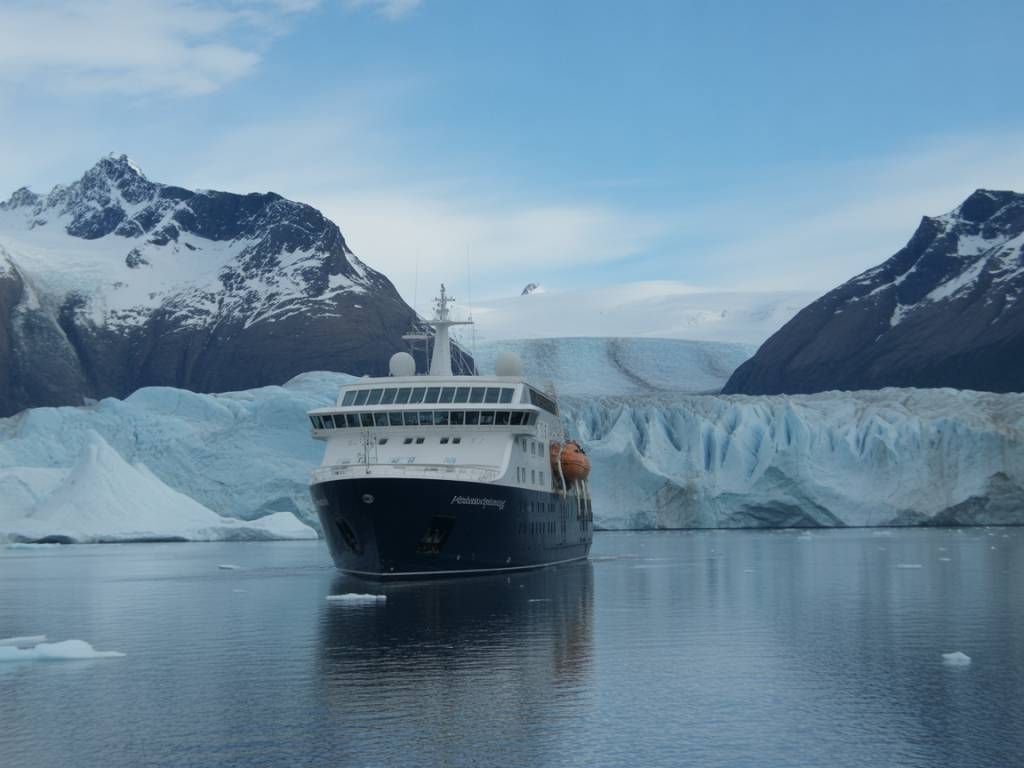 Croisières en Patagonie argentine : explorer fjords, glaciers et faune australe le long de la côte atlantique